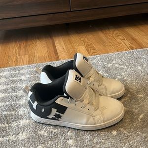 DC shoes